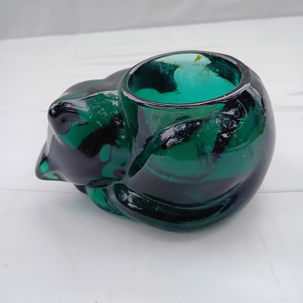 Elegant Green Glass Cat Sculpture